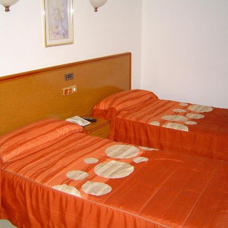 Hotel Lázaro Calamocha Quarto foto